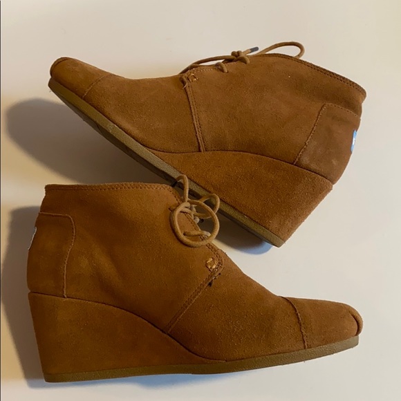 ✨BRAND NEW✨TOMS TAN BROWN WEDGE BOOTIES FOR FALL - Picture 4 of 12